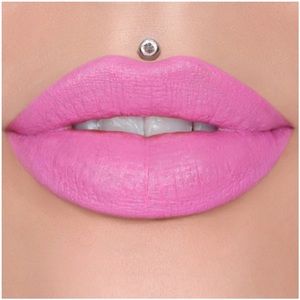 ONE LEFT🚨‼️ NEW💋 JEFFREE STAR COSMETICS
Velvet Trap Lipstick (LACED CAKE)